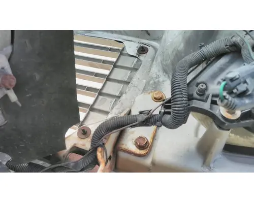 FREIGHTLINER M2 106 HOOD