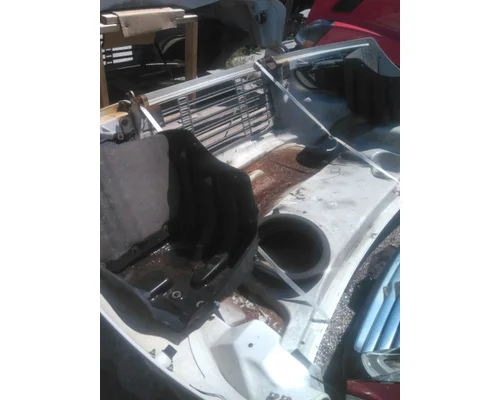 FREIGHTLINER M2 106 HOOD