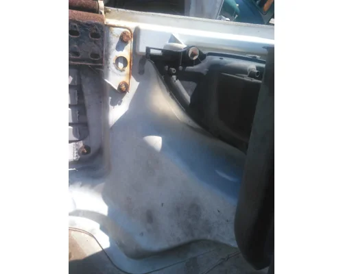 FREIGHTLINER M2 106 HOOD