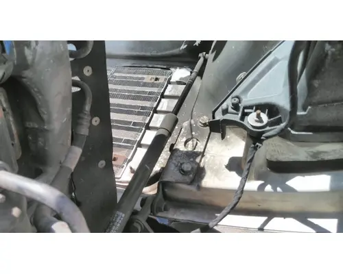 FREIGHTLINER M2 106 HOOD