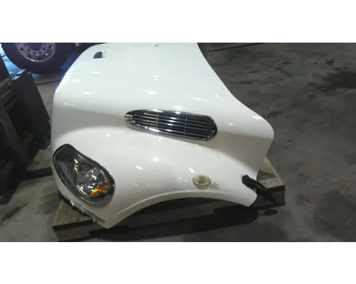 FREIGHTLINER M2 106 HOOD