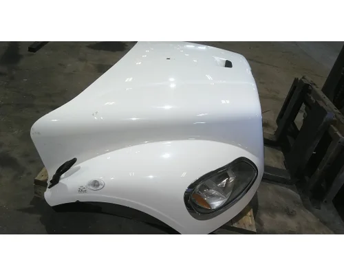 FREIGHTLINER M2 106 HOOD
