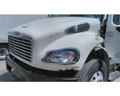 FREIGHTLINER M2 106 HOOD
