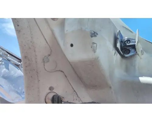FREIGHTLINER M2 106 HOOD