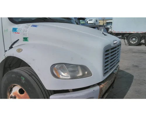 FREIGHTLINER M2 106 HOOD