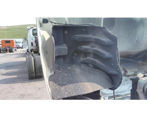 FREIGHTLINER M2 106 HOOD