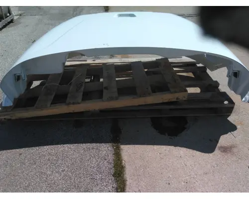 FREIGHTLINER M2 106 HOOD