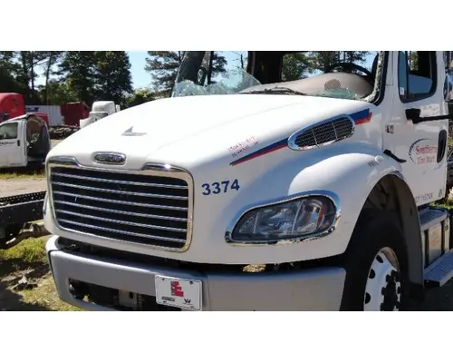 FREIGHTLINER M2 106 HOOD