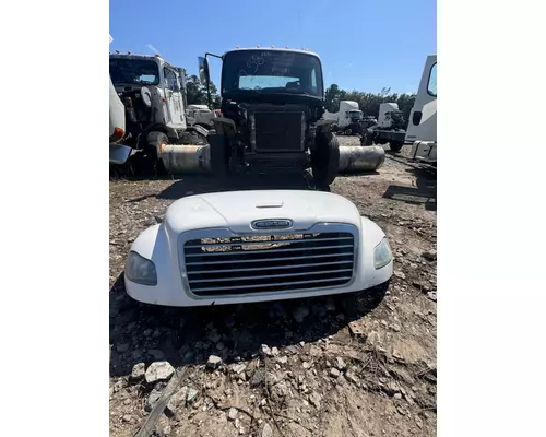 FREIGHTLINER M2 106 Hood