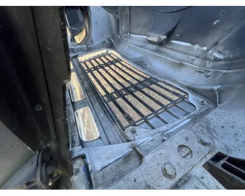FREIGHTLINER M2 106 Hood