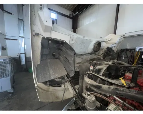 FREIGHTLINER M2 106 Hood