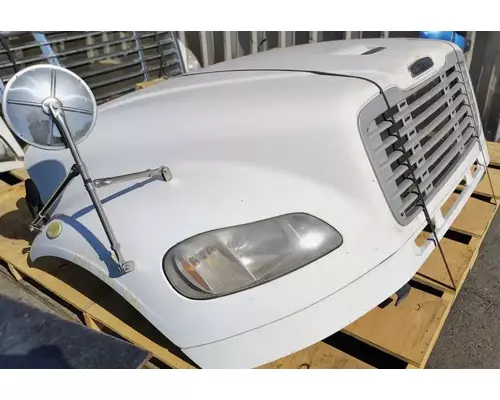 FREIGHTLINER M2 106 Hood