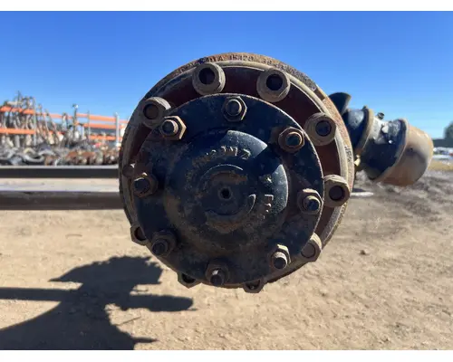 FREIGHTLINER M2 106 Hub