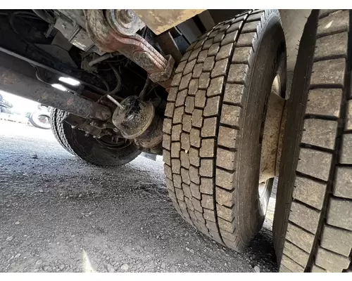 FREIGHTLINER M2 106 Hub