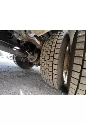 FREIGHTLINER M2 106 Hub