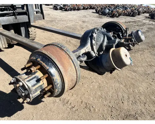 FREIGHTLINER M2 106 Hub