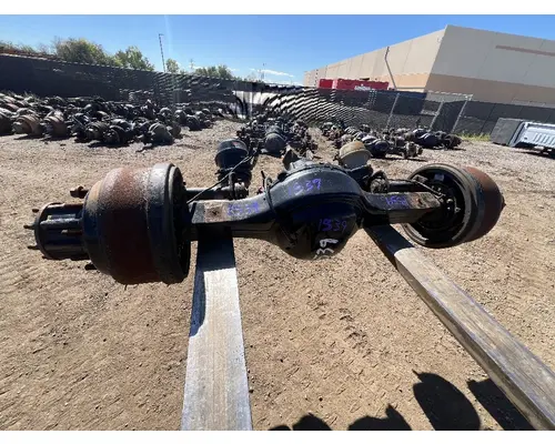 FREIGHTLINER M2 106 Hub