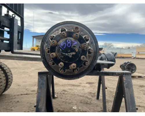 FREIGHTLINER M2 106 Hub