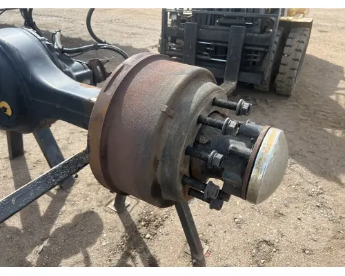 FREIGHTLINER M2 106 Hub