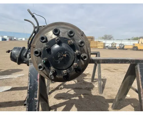 FREIGHTLINER M2 106 Hub