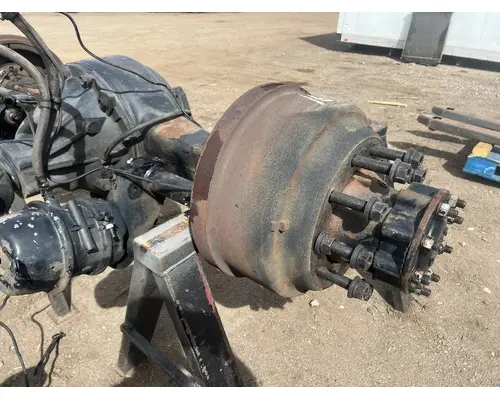 FREIGHTLINER M2 106 Hub