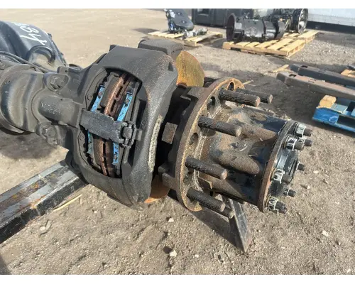 FREIGHTLINER M2 106 Hub