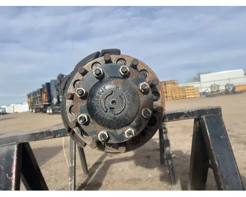 FREIGHTLINER M2 106 Hub