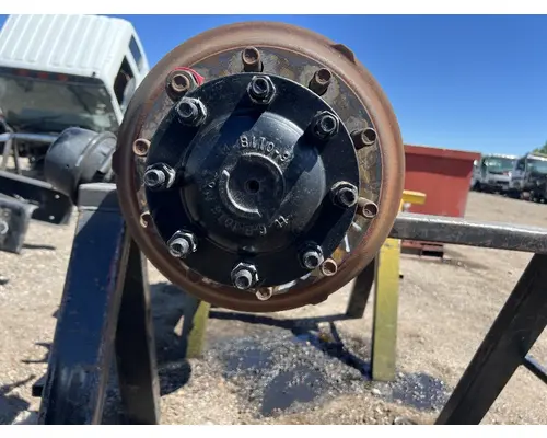 FREIGHTLINER M2 106 Hub