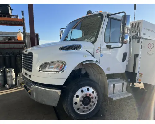 FREIGHTLINER M2 106 Hub
