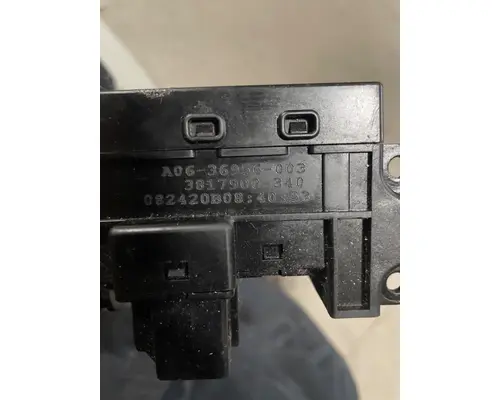FREIGHTLINER M2-106 Ignition Switch