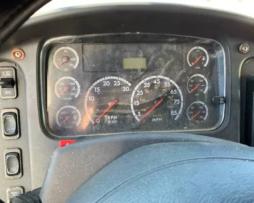 FREIGHTLINER M2 106 Instrument Cluster