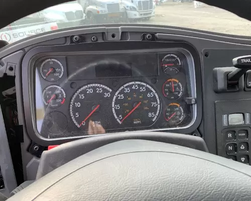 FREIGHTLINER M2 106 Instrument Cluster