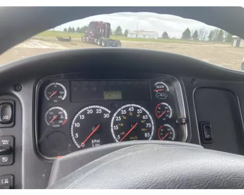 FREIGHTLINER M2-106 Instrument Cluster