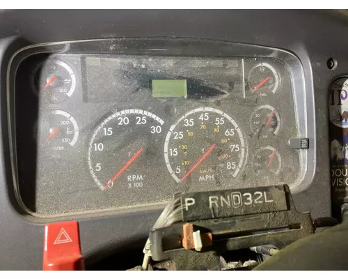 FREIGHTLINER M2-106 Instrument Cluster