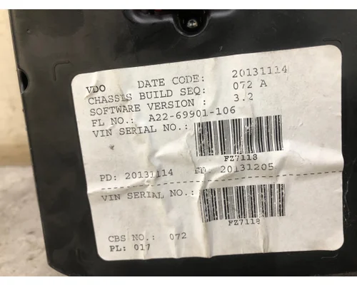 FREIGHTLINER M2-106 Instrument Cluster