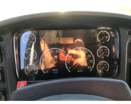 FREIGHTLINER M2-106 Instrument Cluster