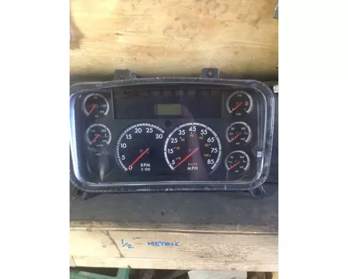 FREIGHTLINER M2-106 Instrument Cluster