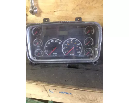 FREIGHTLINER M2-106 Instrument Cluster