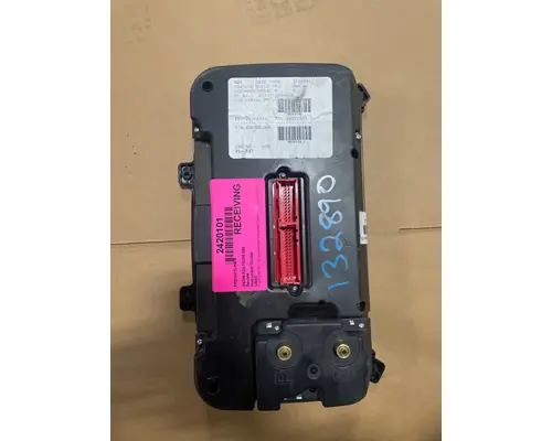 FREIGHTLINER M2-106 Instrument Cluster