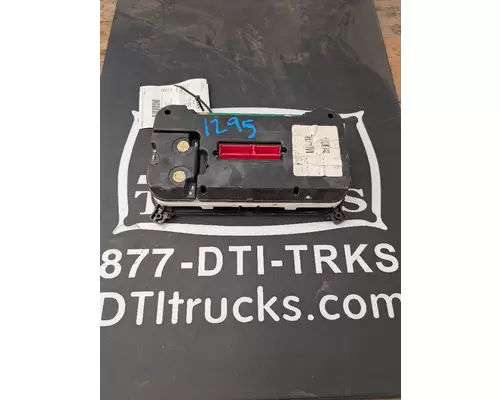 FREIGHTLINER M2 106 Instrument Cluster