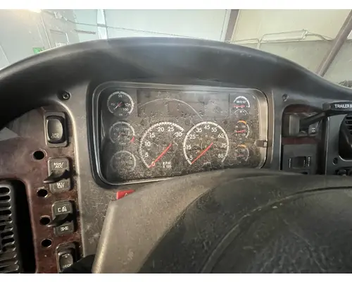 FREIGHTLINER M2 106 Instrument Cluster