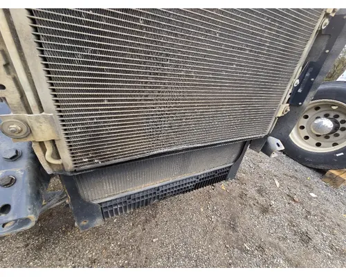 FREIGHTLINER M2 106 Intercooler
