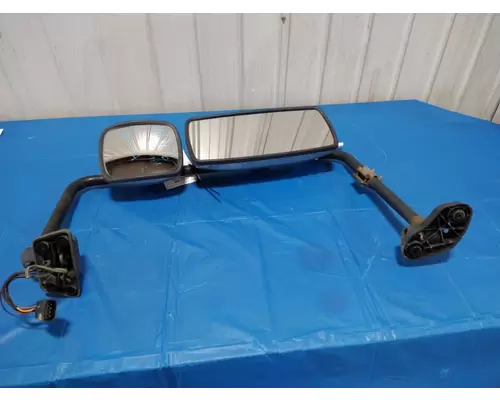 FREIGHTLINER M2 106 MIRROR ASSEMBLY CABDOOR