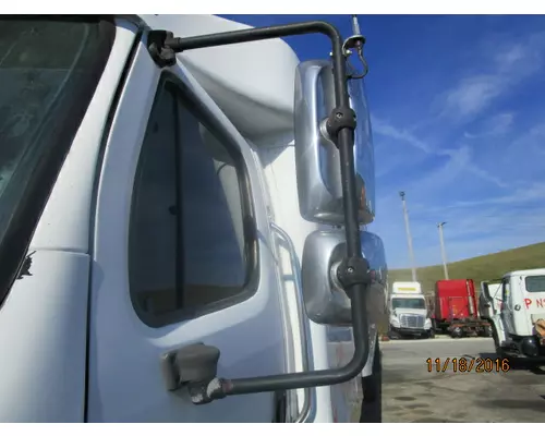 FREIGHTLINER M2 106 MIRROR ASSEMBLY CABDOOR