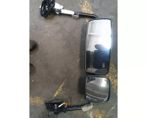 FREIGHTLINER M2 106 MIRROR ASSEMBLY CABDOOR