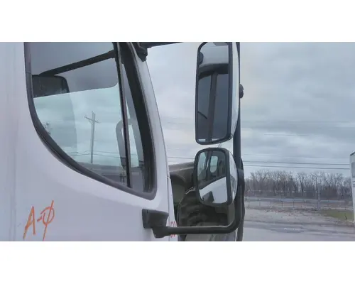 FREIGHTLINER M2 106 MIRROR ASSEMBLY CABDOOR