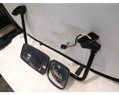 FREIGHTLINER M2 106 MIRROR ASSEMBLY CABDOOR