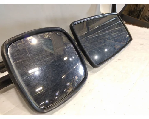 FREIGHTLINER M2 106 MIRROR ASSEMBLY CABDOOR