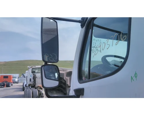 FREIGHTLINER M2 106 MIRROR ASSEMBLY CABDOOR