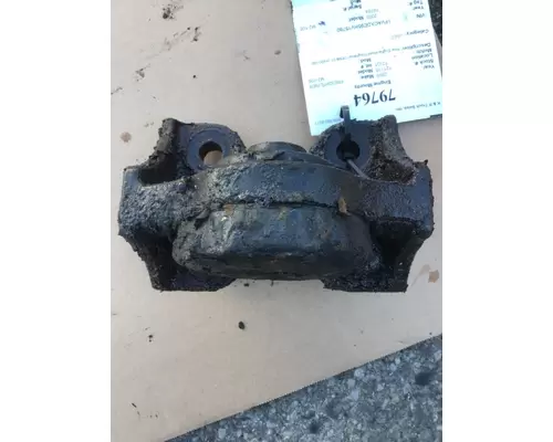 FREIGHTLINER M2-106 MOUNTS, ENGINE